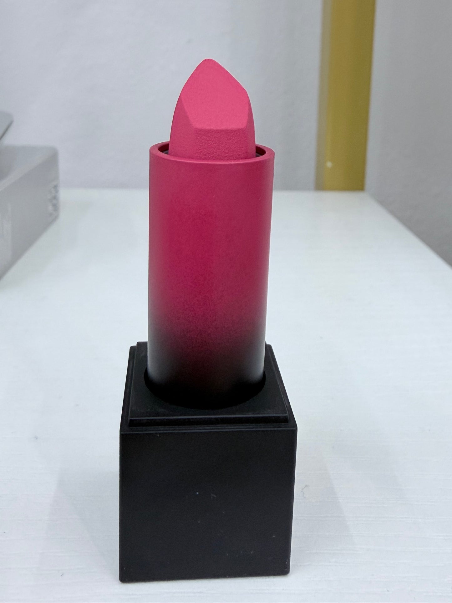 Huda Beauty  Lip Stick - Producto Original Existencias Limitadas