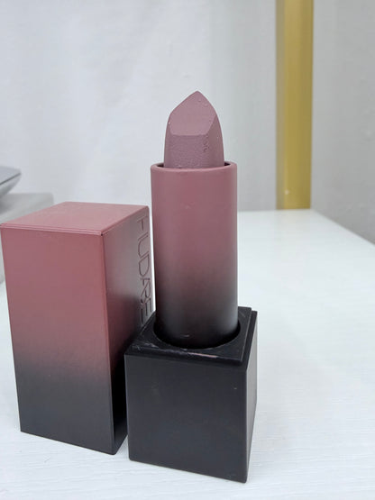 Huda Beauty  Lip Stick - Producto Original Existencias Limitadas