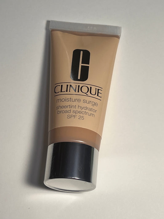 MOISTURE SURGE SHEERTINT  HYDRATOR BROAD SPECTRUM SPF25 CLINIQUE- PRODUCTO ORIGINAL EXISTENCIAS LIMITADAS