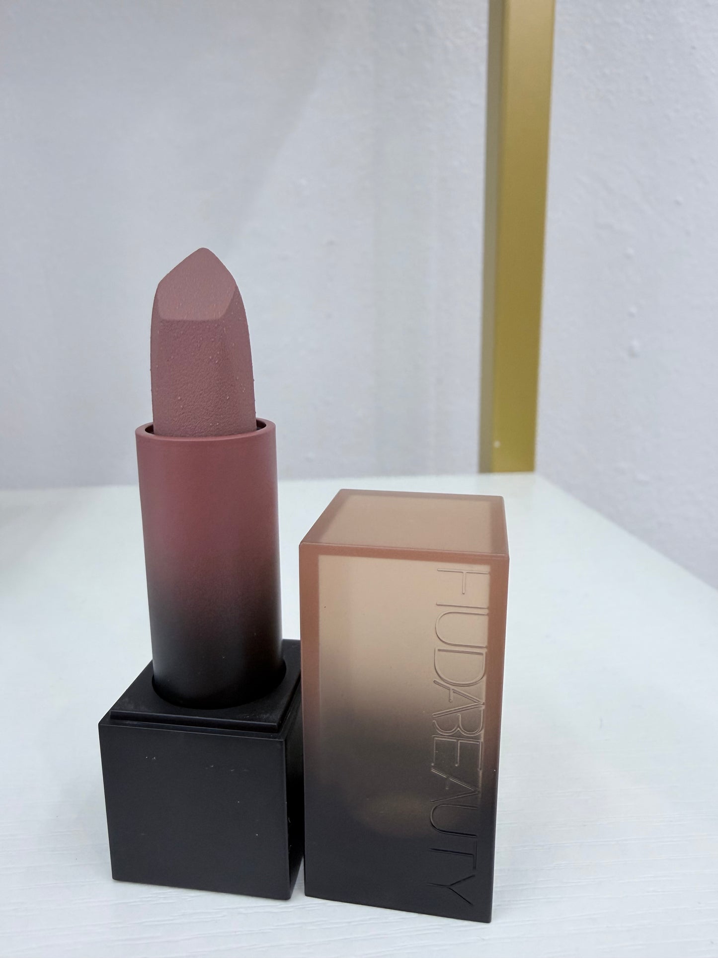 Huda Beauty  Lip Stick - Producto Original Existencias Limitadas