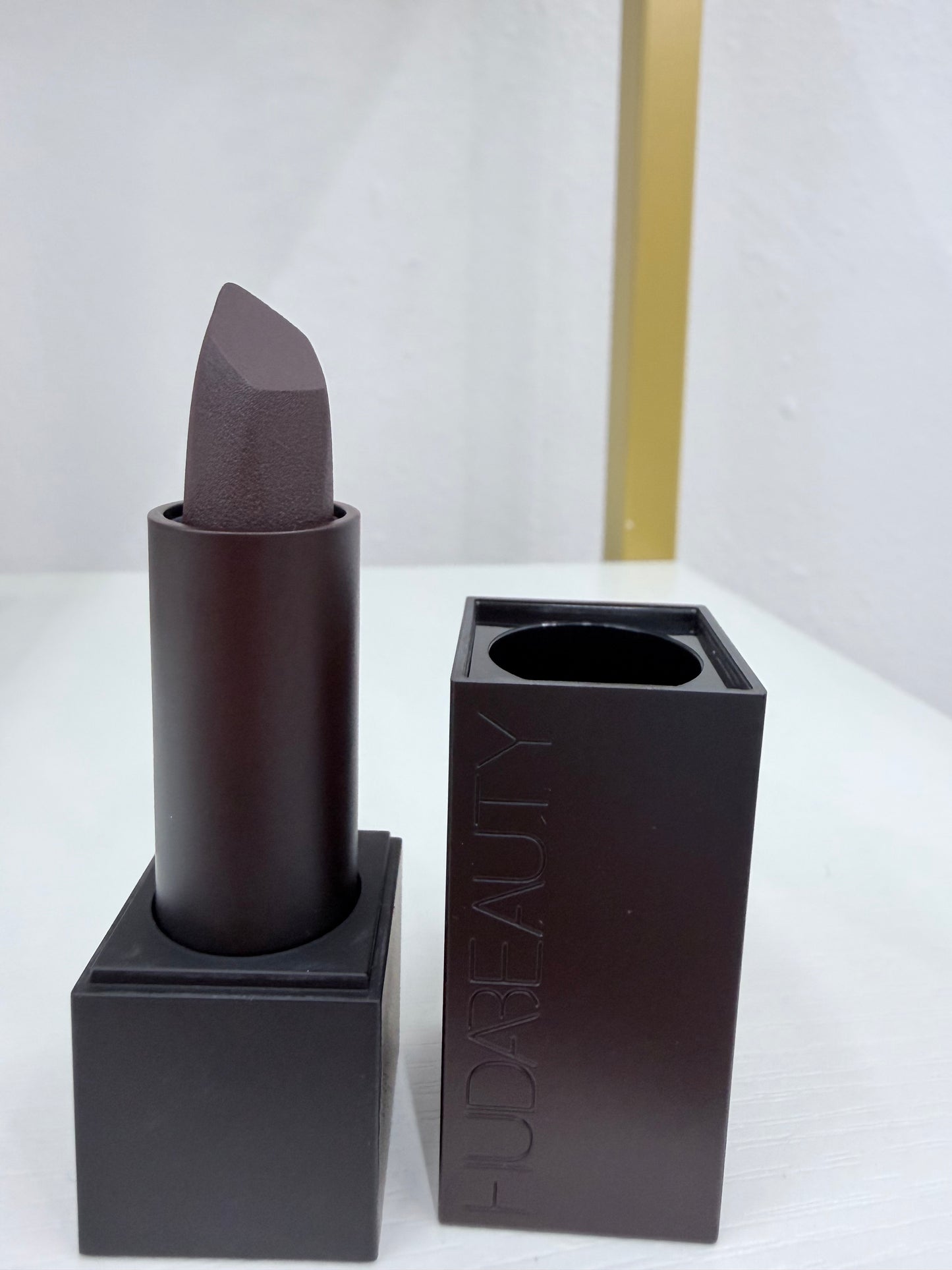 Huda Beauty  Lip Stick - Producto Original Existencias Limitadas